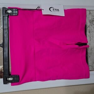 NWT & bag Zyia Hot Pink Ribbed Seamless Hustle Shorts Sz S